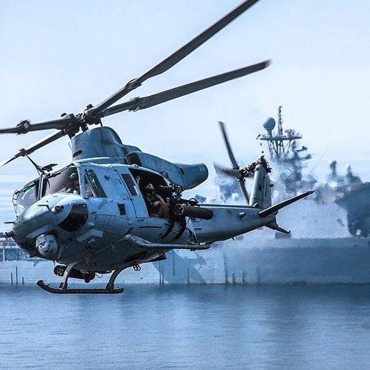 海上航空母舰上的UH-60